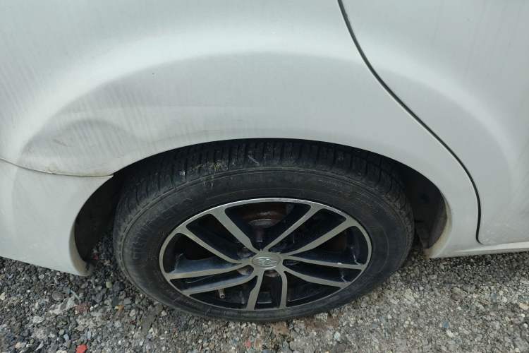 Used Bestune B50 2013 1.6L automatic luxury version Exterior 8