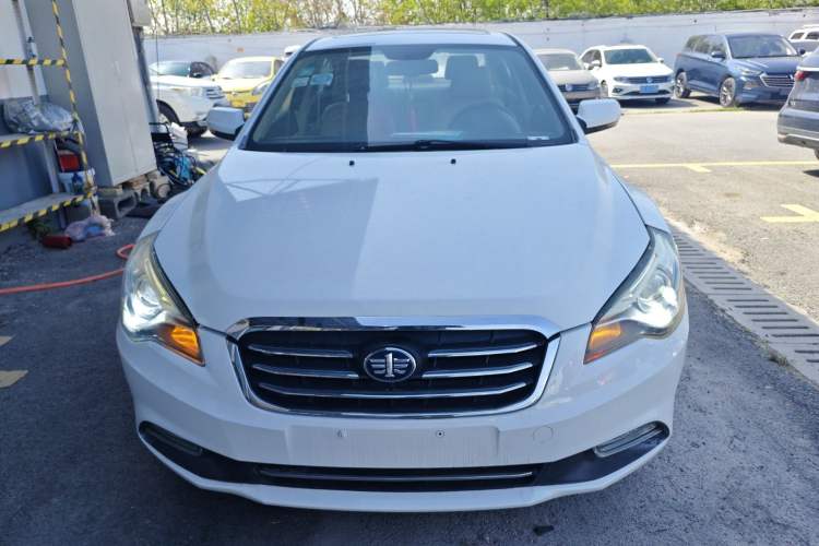 Used Bestune B50 2013 1.6L manual luxury version Front