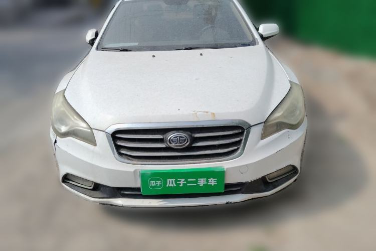Used Bestune B50 2013 1.6L manual luxury version Front