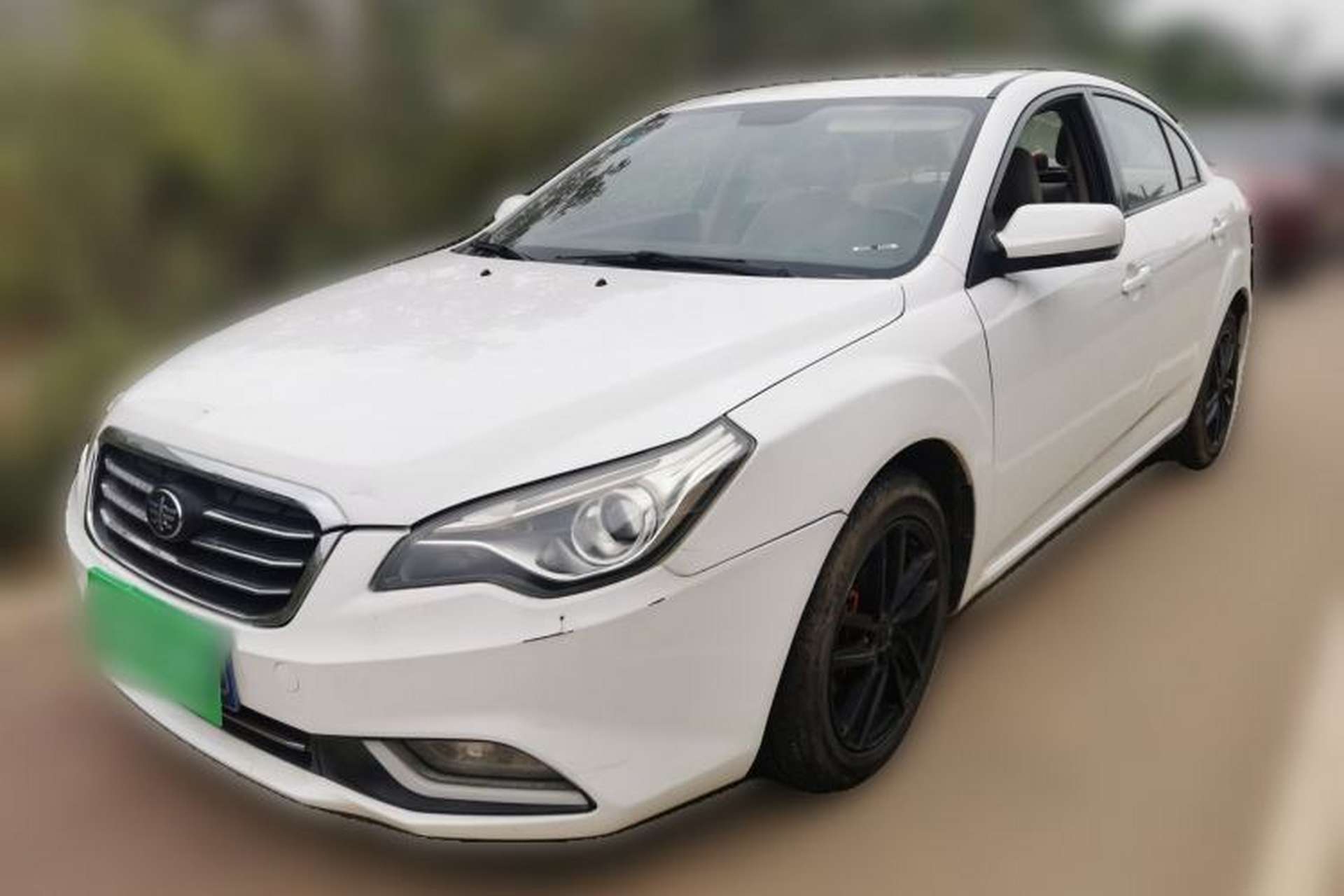 Used Bestune B50 2013 1.6L manual luxury version Front Left 45 Deg