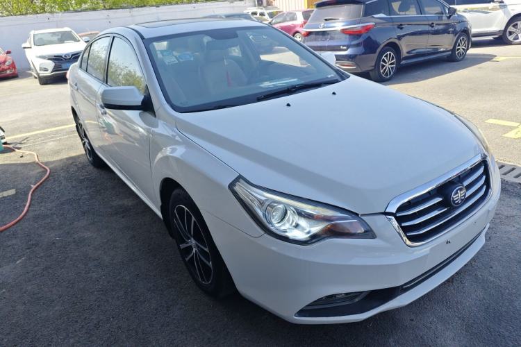 Used Bestune B50 2013 1.6L manual luxury version Front Right 45 Deg