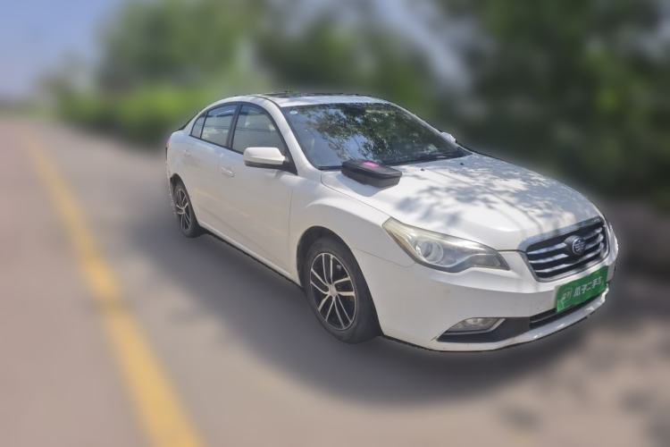 Used Bestune B50 2013 1.6L automatic luxury version Front Right 45 Deg