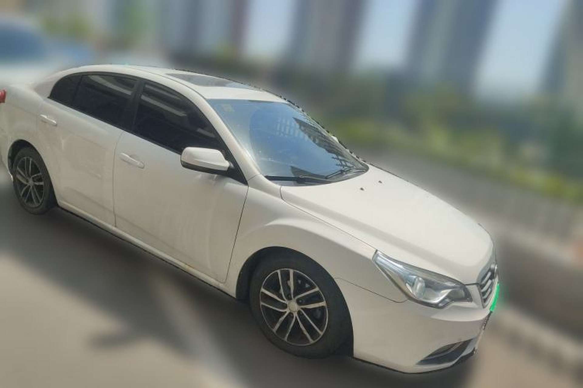 Used Bestune B50 2013 1.6L automatic luxury version Front Right 45 Deg