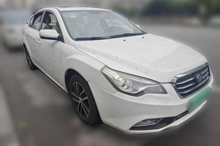 Used Bestune B50 2013 1.6L automatic luxury version Front Right 45 Deg