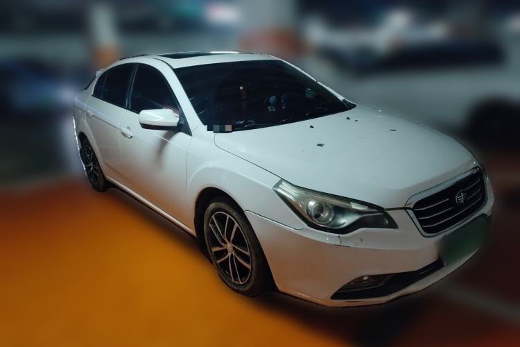 Used Bestune B50 2013 1.6L manual luxury version Front Right 45 Deg