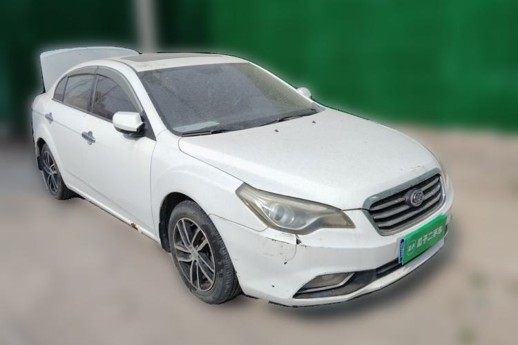 Used Bestune B50 2013 1.6L manual luxury version Front Right 45 Deg
