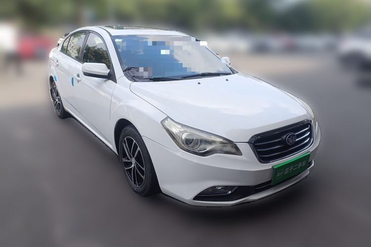 Used Bestune B50 2013 1.6L manual luxury version Front Right 45 Deg