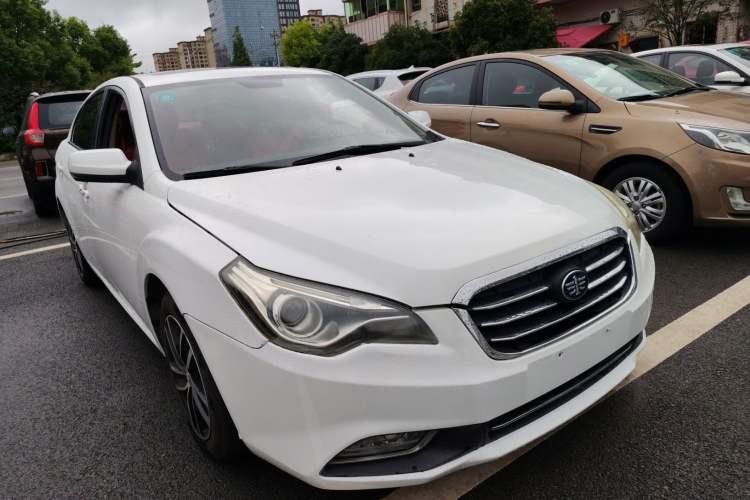 Used Bestune B50 2013 1.6L manual luxury version Front Right 45 Deg