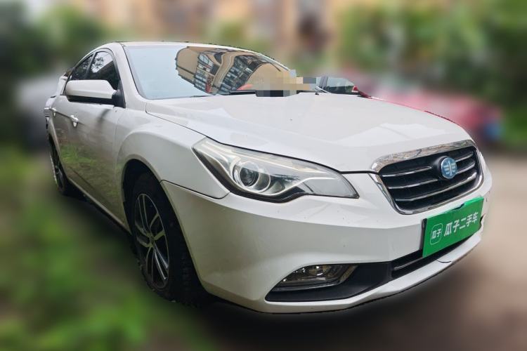 Used Bestune B50 2013 1.6L automatic luxury version Front Right 45 Deg