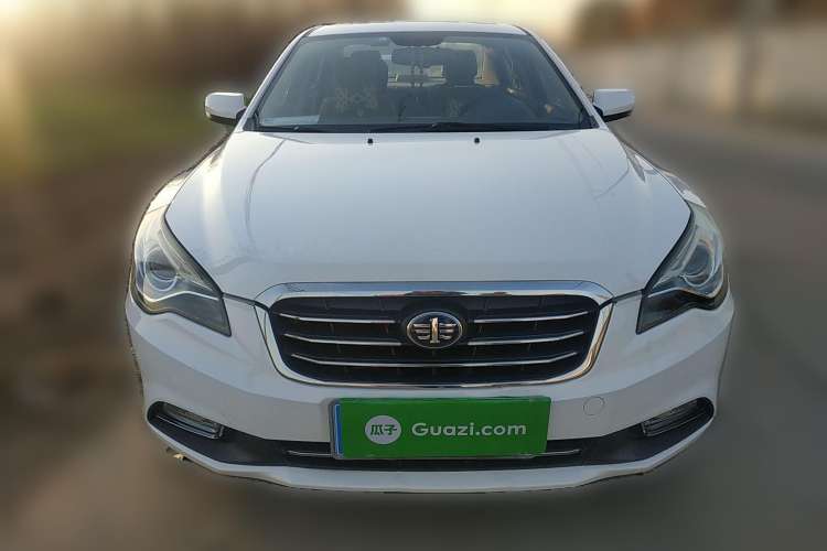 Used Bestune B50 2013 1.6L manual luxury version Front