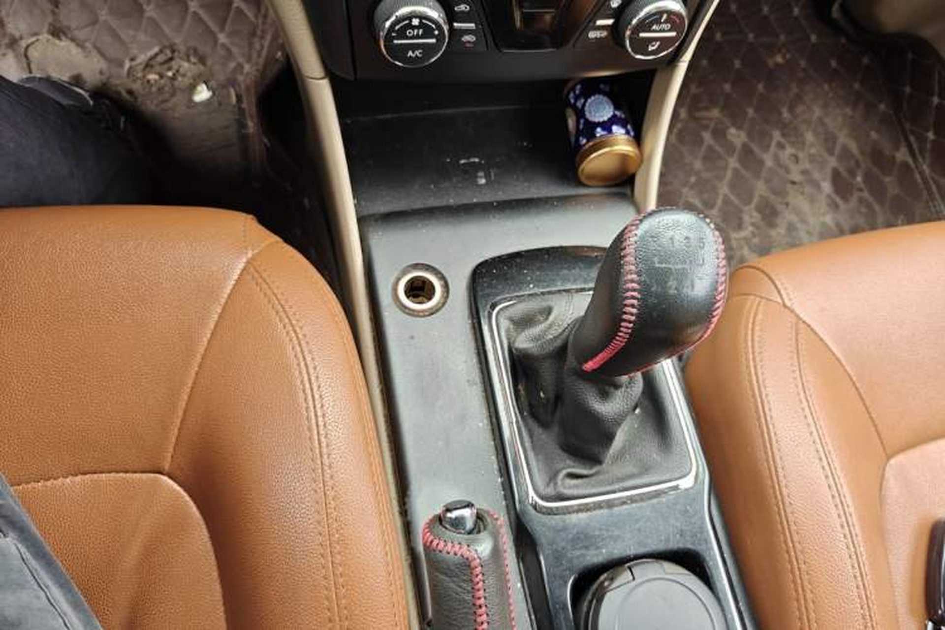 Used Bestune B50 2013 1.6L manual luxury version Gear Lever