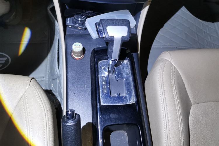Used Bestune B50 2013 1.6L automatic luxury version Gear Lever