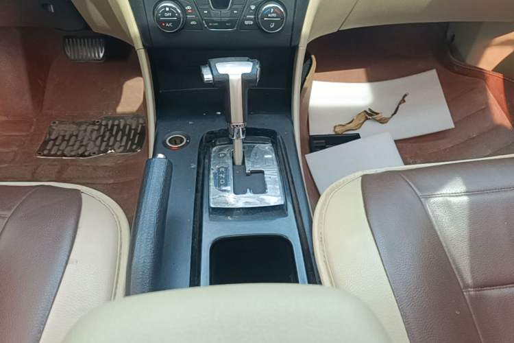 Used Bestune B50 2013 1.6L automatic luxury version Gear Lever