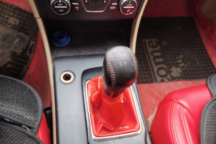 Used Bestune B50 2013 1.6L manual luxury version Gear Lever