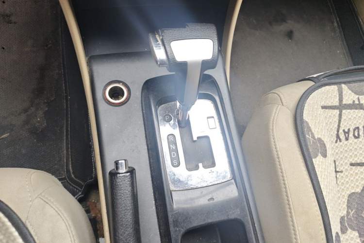 Used Bestune B50 2013 1.6L automatic luxury version Gear Lever