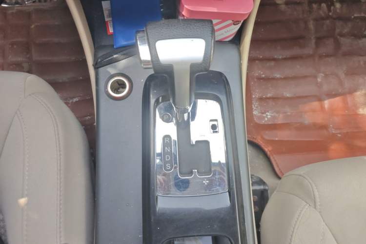 Used Bestune B50 2013 1.6L automatic luxury version Gear Lever