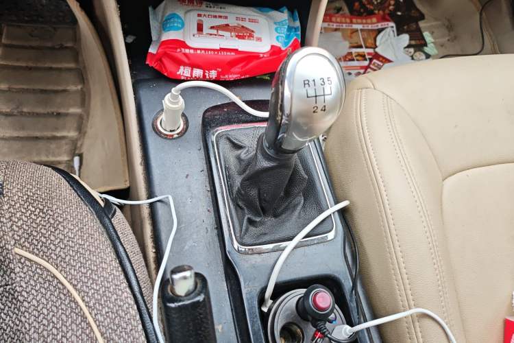 Used Bestune B50 2013 1.6L manual luxury version Gear Lever