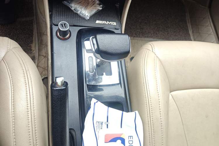 Used Bestune B50 2013 1.8L automatic comfort version Gear Lever