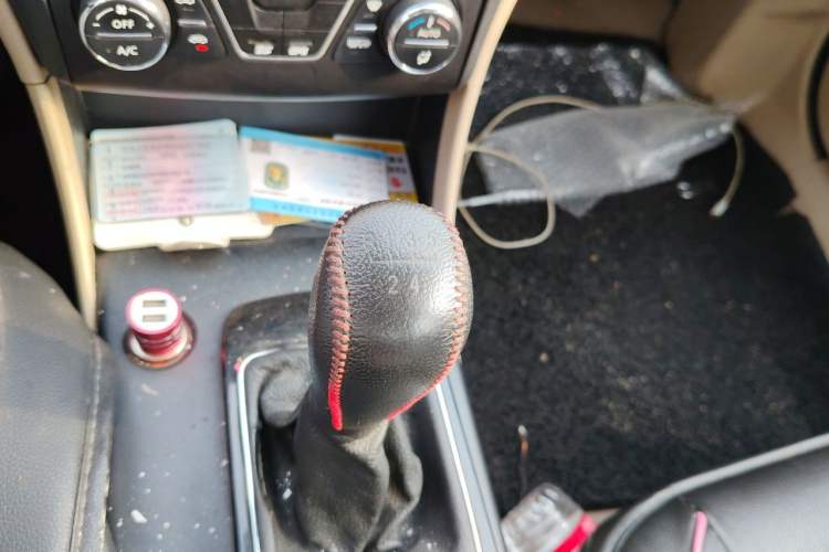 Used Bestune B50 2013 1.6L manual luxury version Gear Lever