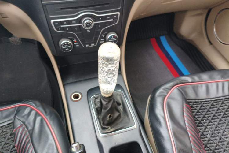 Used Bestune B50 2013 1.6L manual luxury version Gear Lever