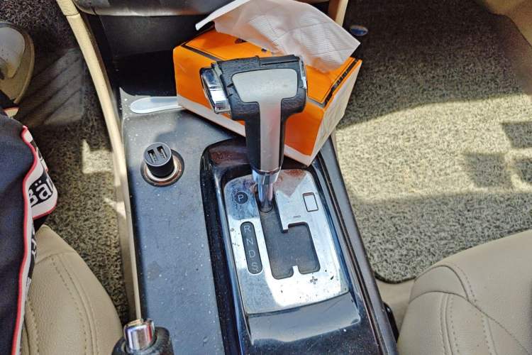 Used Bestune B50 2013 1.6L automatic luxury version Gear Lever