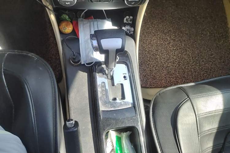 Used Bestune B50 2013 1.6L automatic luxury version Gear Lever