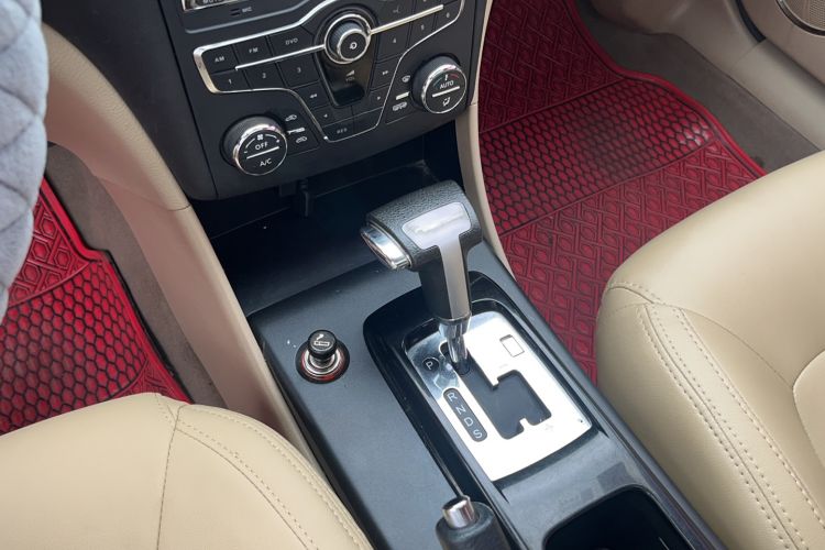 Used Bestune B50 2013 1.6L automatic luxury version Gear Lever