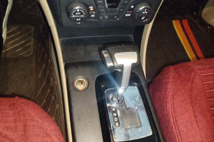Used Bestune B50 2013 1.6L automatic luxury version Gear Lever