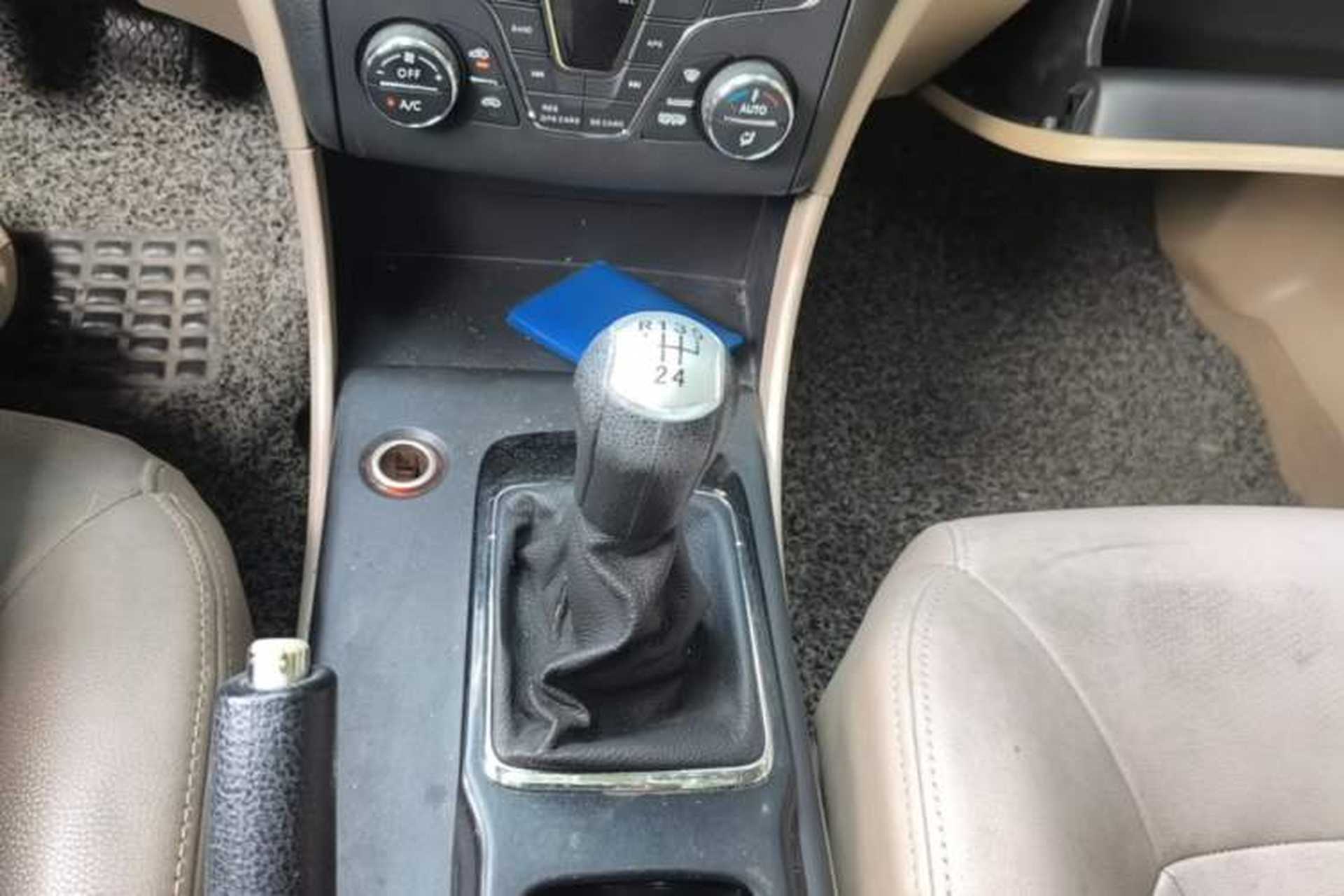 Used Bestune B50 2013 1.6L manual luxury version Gear Lever