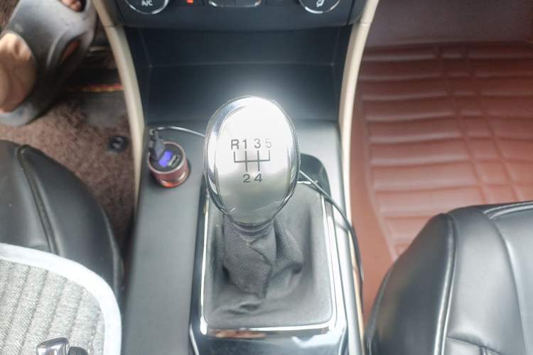 Used Bestune B50 2013 1.6L manual luxury version Gear Lever