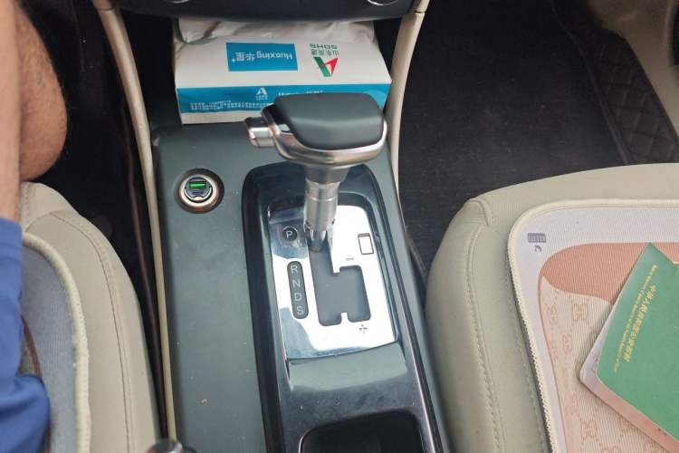 Used Bestune B50 2013 1.6L automatic luxury version Gear Lever