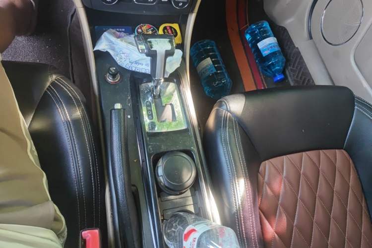 Used Bestune B50 2013 1.6L automatic luxury version Gear Lever