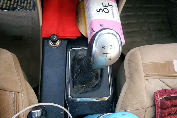 Used Bestune B50 2013 1.6L manual luxury version Gear Lever
