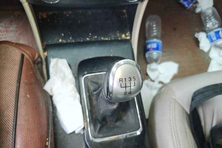 Used Bestune B50 2013 1.6L manual luxury version Gear Lever