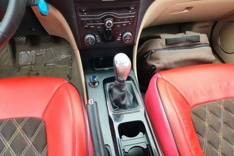 Used Bestune B50 2013 1.6L manual luxury version Gear Lever