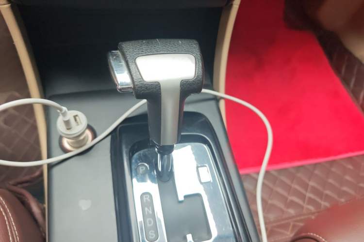 Used Bestune B50 2013 1.6L automatic luxury version Gear Lever