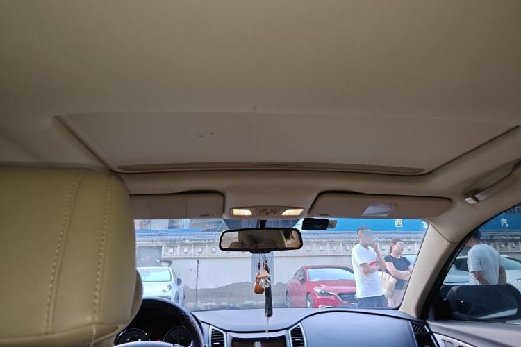 Used Bestune B50 2013 1.6L manual luxury version Headliner