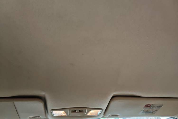 Used Bestune B50 2013 1.6L manual Comfort trim level Headliner