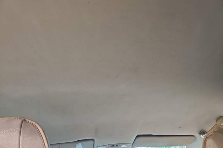 Used Bestune B50 2013 1.6L manual Comfort trim level Headliner