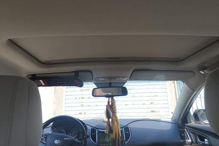 Used Bestune B50 2013 1.6L manual luxury version Headliner