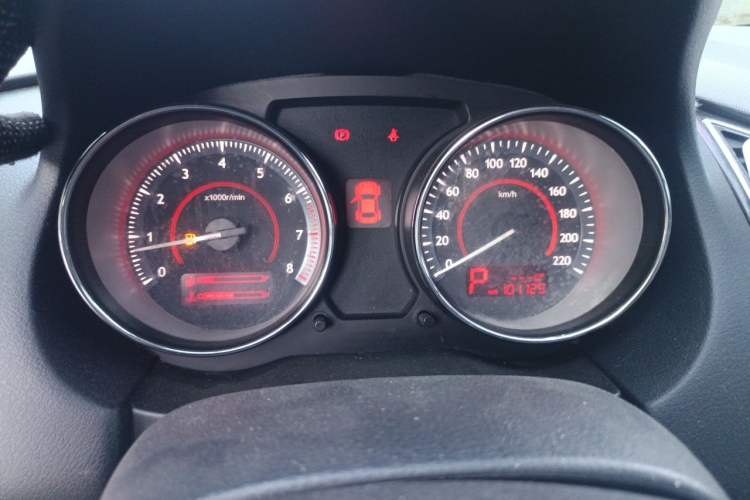 Used Bestune B50 2013 1.8L automatic comfort version Instrument Cluster
