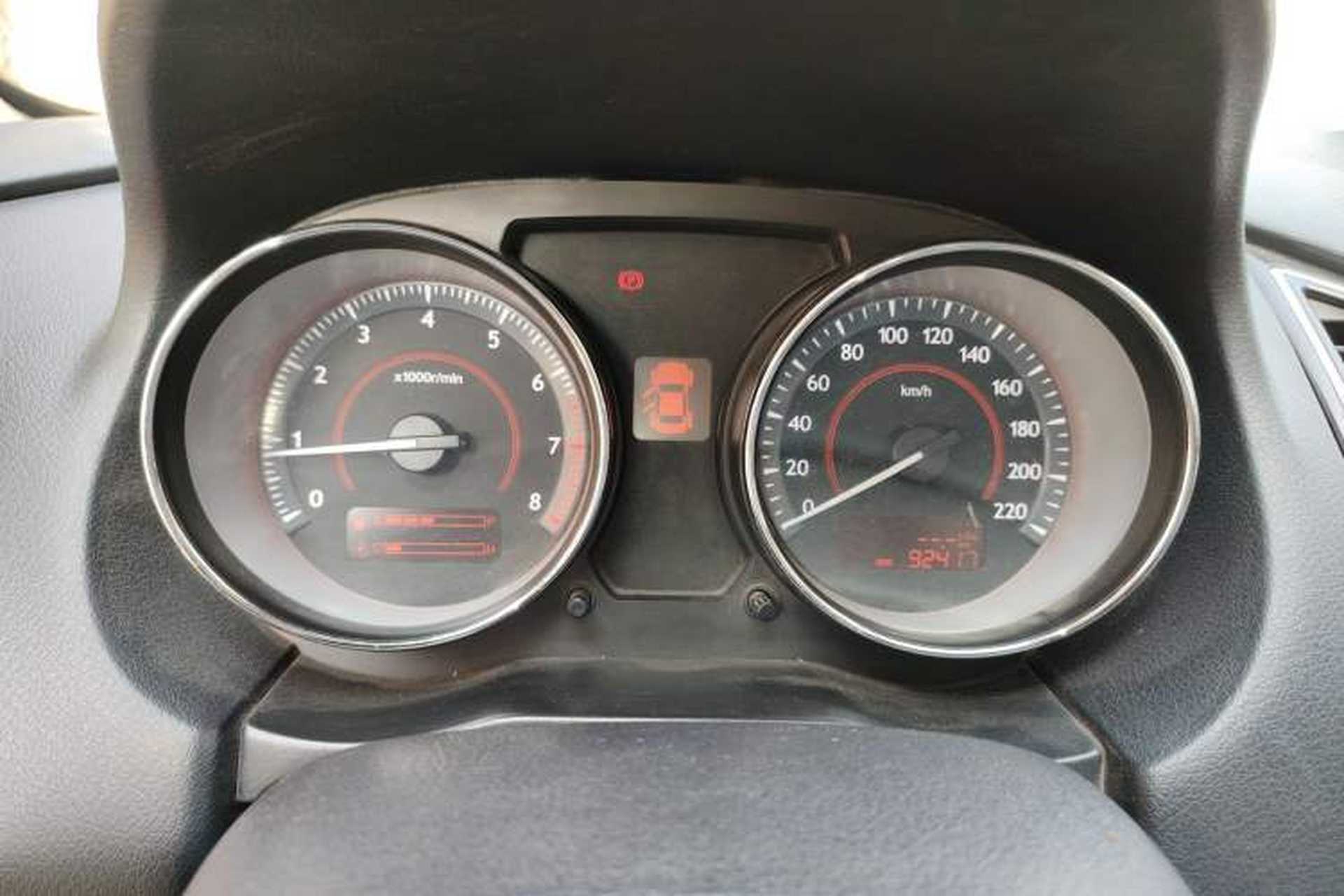 Used Bestune B50 2013 1.6L manual Comfort trim level Instrument Cluster