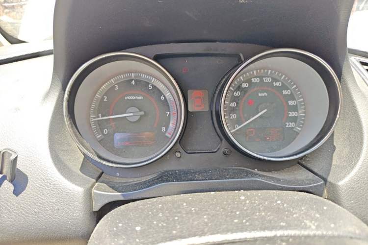 Used Bestune B50 2013 1.6L automatic luxury version Instrument Cluster