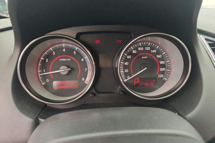 Used Bestune B50 2013 1.6L automatic luxury version Instrument Cluster