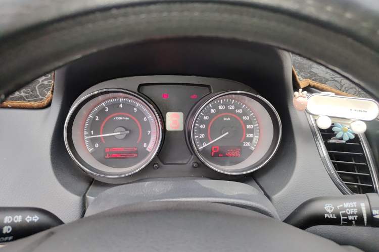 Used Bestune B50 2013 1.6L automatic luxury version Instrument Cluster