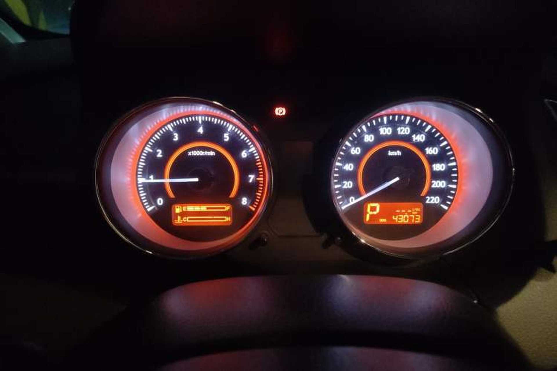 Used Bestune B50 2013 1.6L automatic luxury version Instrument Cluster
