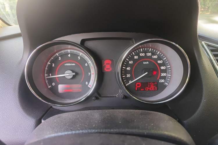 Used Bestune B50 2013 1.6L automatic luxury version Instrument Cluster