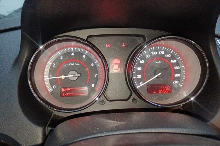 Used Bestune B50 2013 1.6L manual luxury version Instrument Cluster