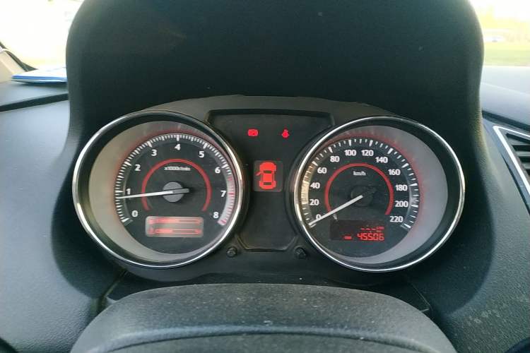 Used Bestune B50 2013 1.6L manual luxury version Instrument Cluster