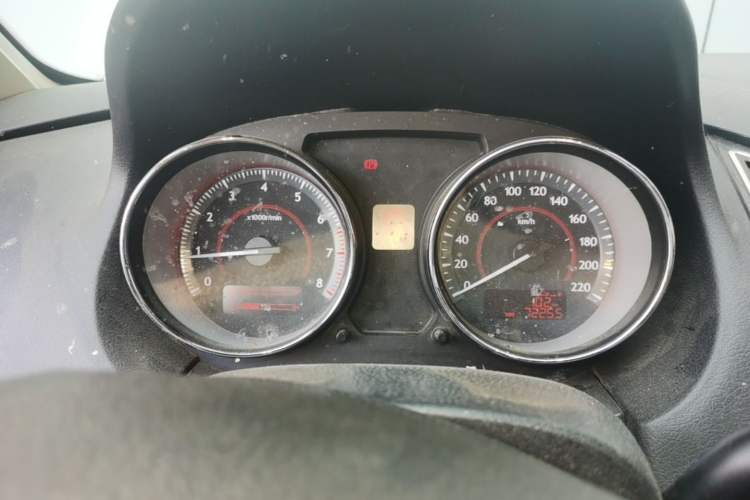 Used Bestune B50 2013 1.6L manual luxury version Instrument Cluster